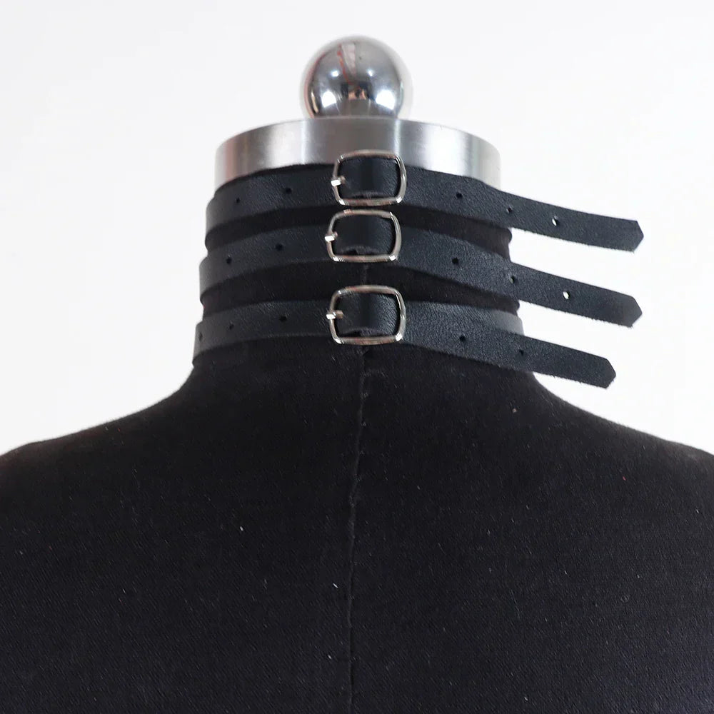 Choker harness with adjustable straps