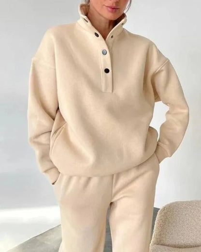 Loose tracksuit set with a zip-up collar