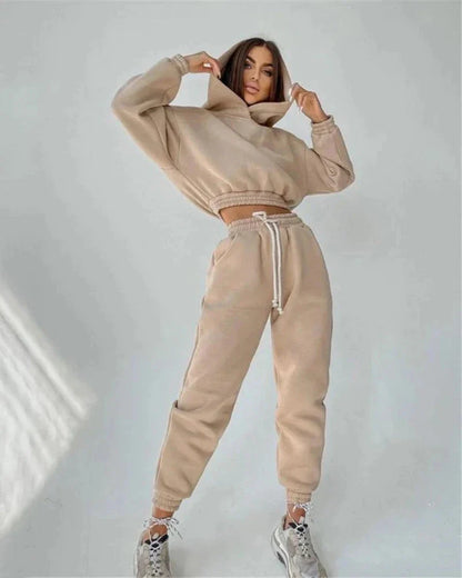 Comfortable tracksuit set with a short sweatshirt