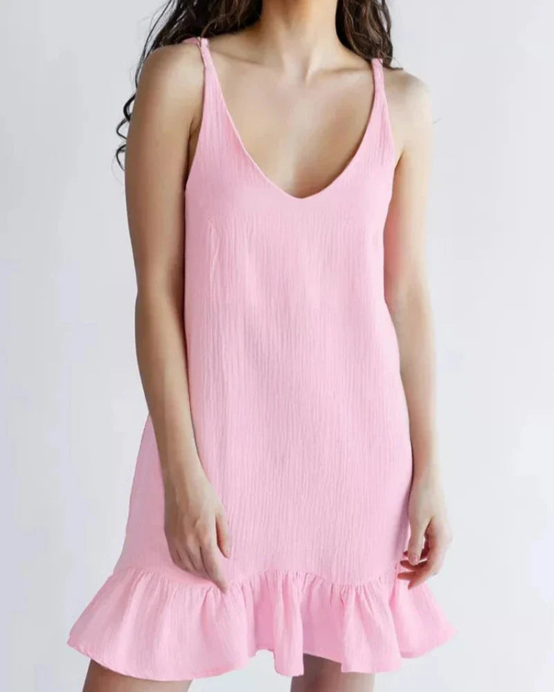 Short nightgown with straps and frill