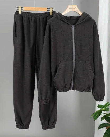 Loose velour tracksuit set with short sweatshirt