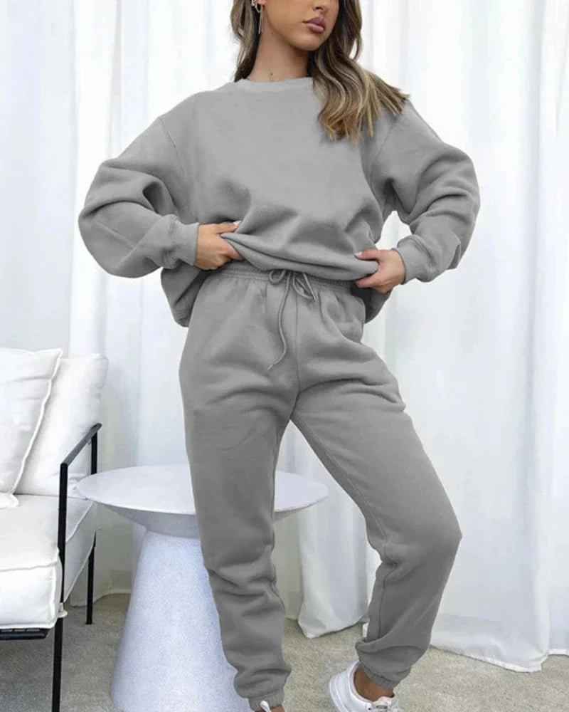 Loose tracksuit set with hooded sweatshirt