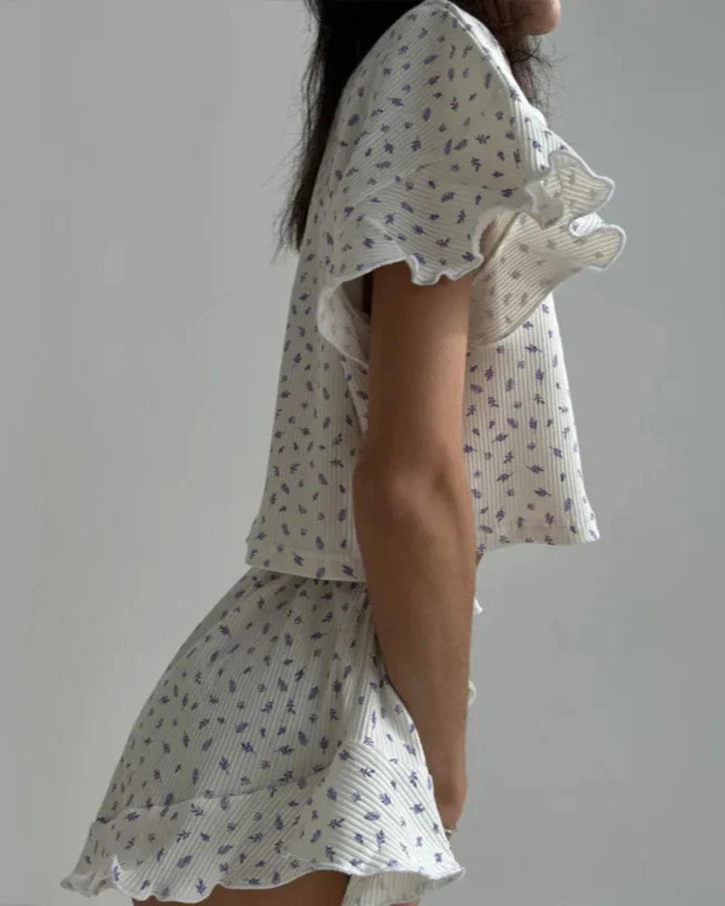 Short pyjamas with decorative frills