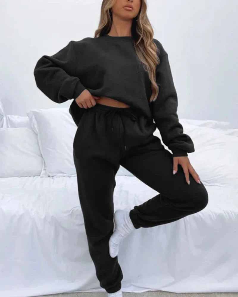 Loose tracksuit set with hooded sweatshirt