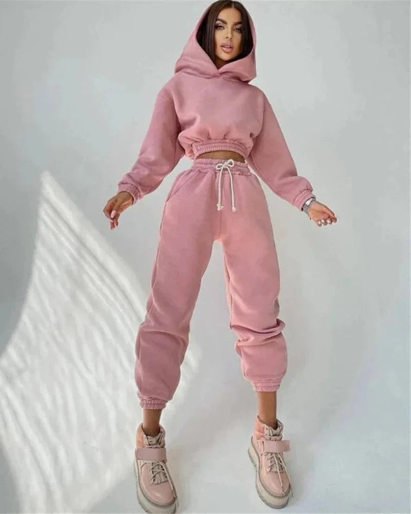 Comfortable tracksuit set with a short sweatshirt