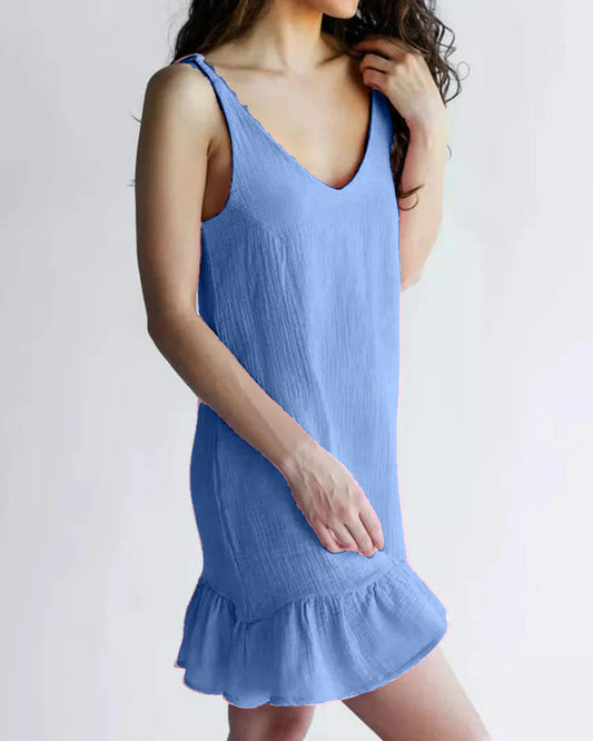 Short nightgown with straps and frill