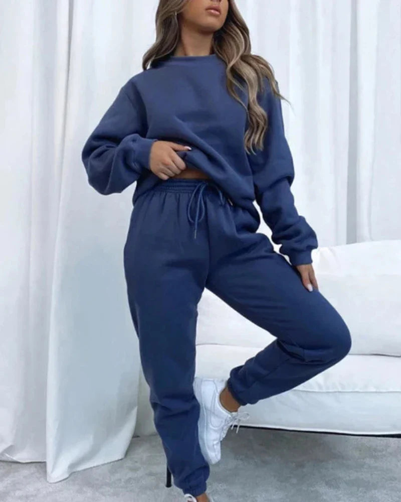 Loose tracksuit set with hooded sweatshirt