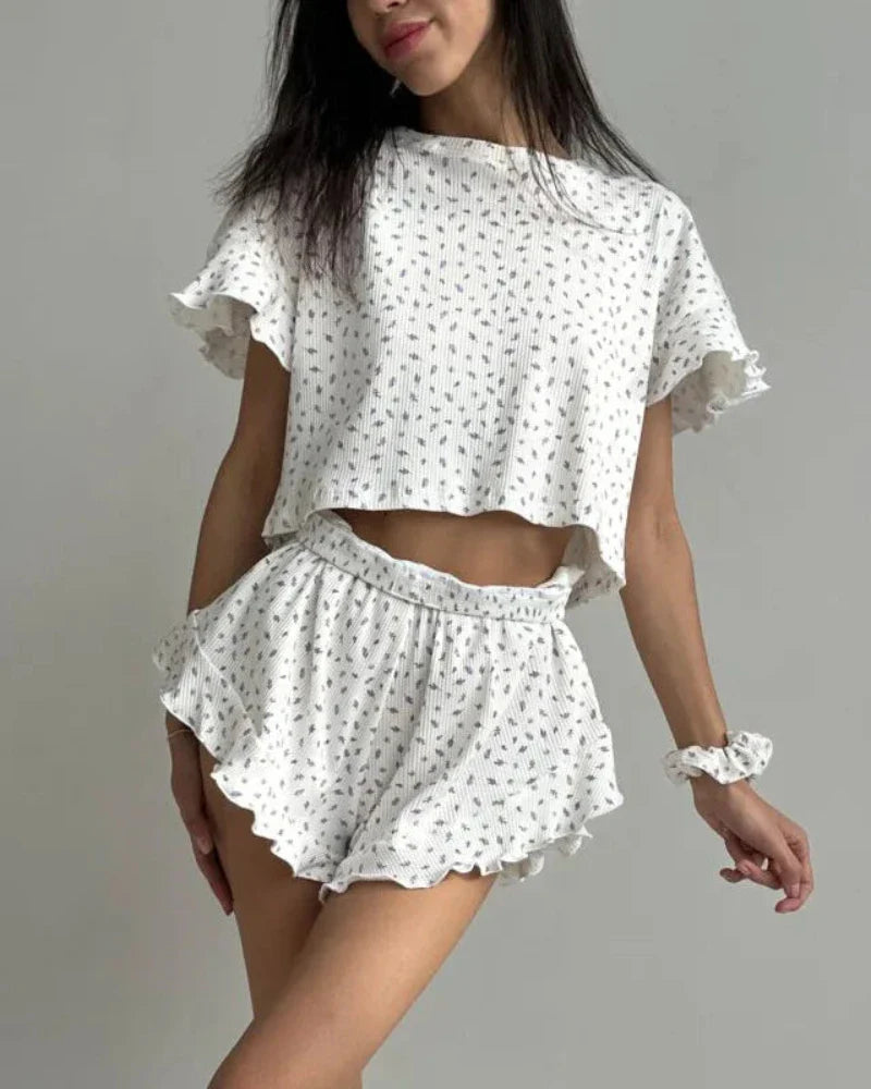 Short pyjamas with decorative frills