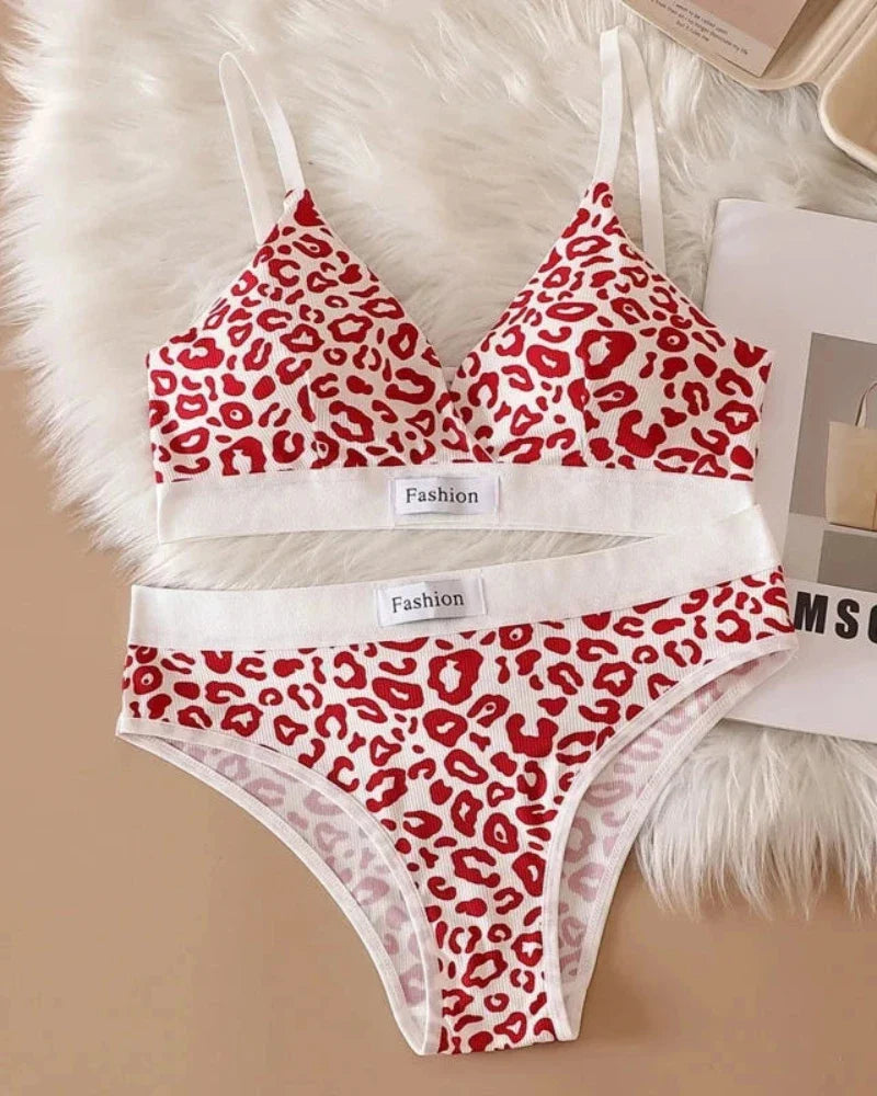 Comfortable leopard print lingerie set