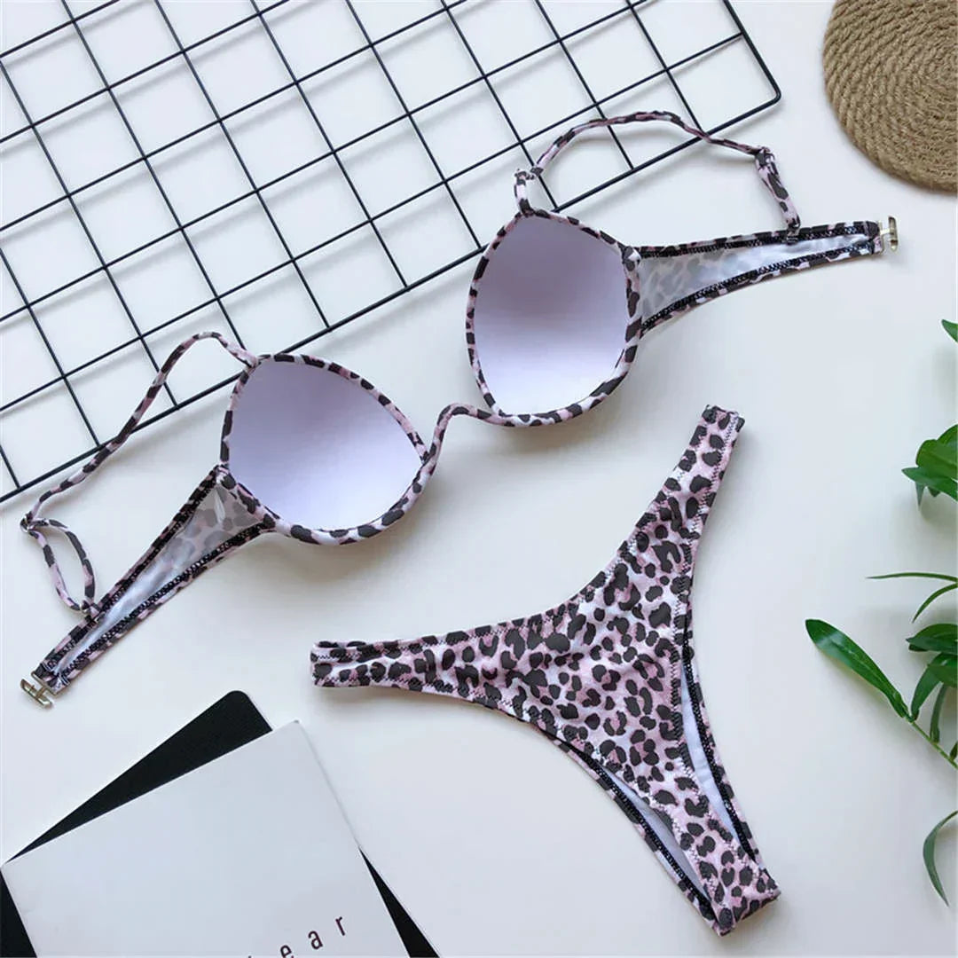 Two-piece push-up swimsuit with padded bra