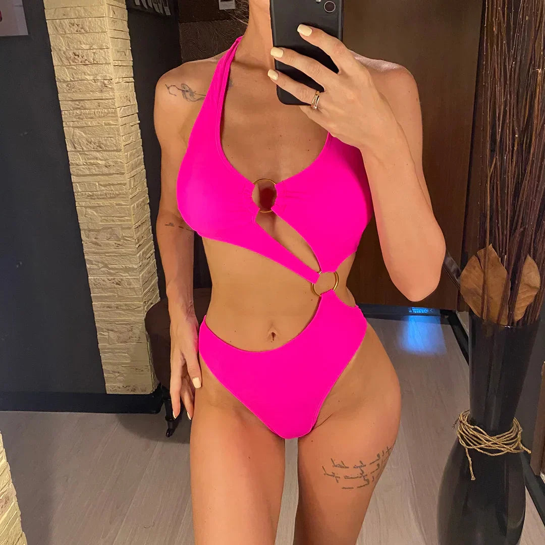 Monokini with decorative gold rings