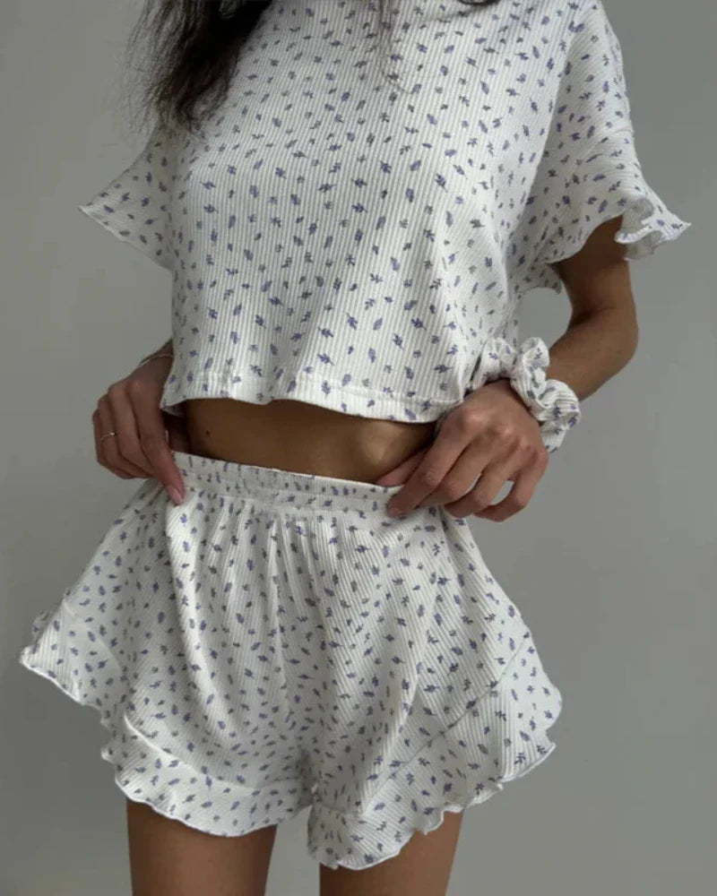 Short pyjamas with decorative frills