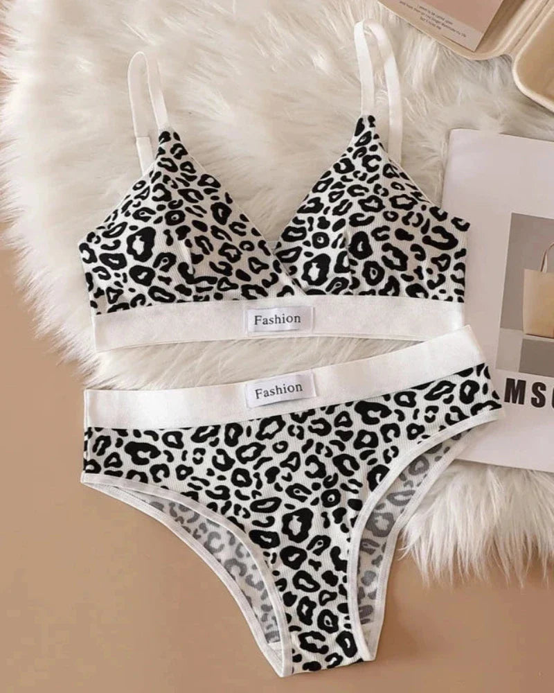 Comfortable leopard print lingerie set