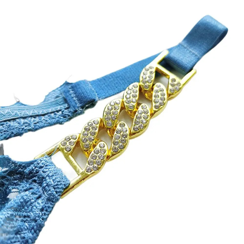 String with decorative chain