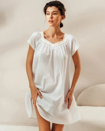 Simple short-sleeved nightdress