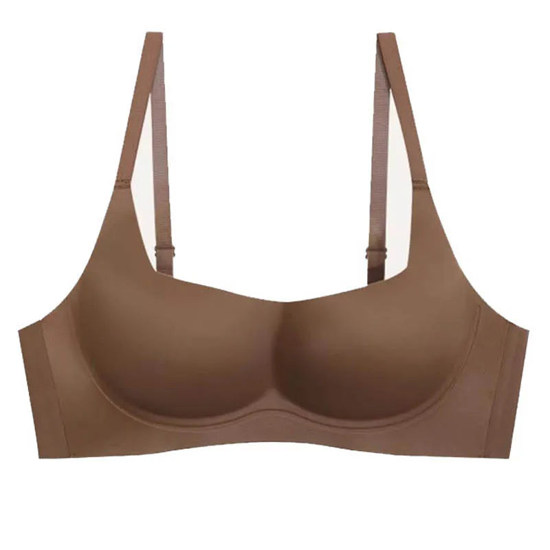 Seamless push-up bra with adjustable straps