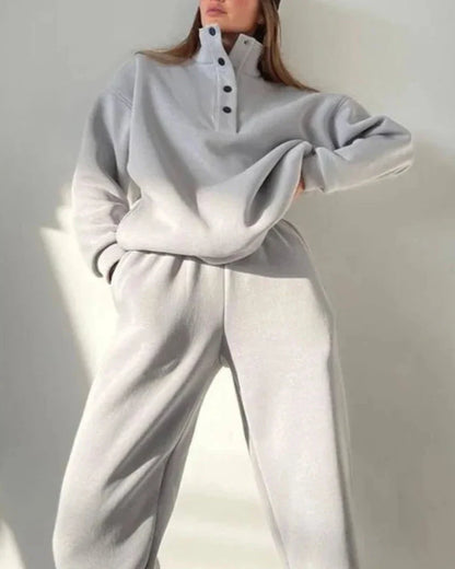 Loose tracksuit set with a zip-up collar