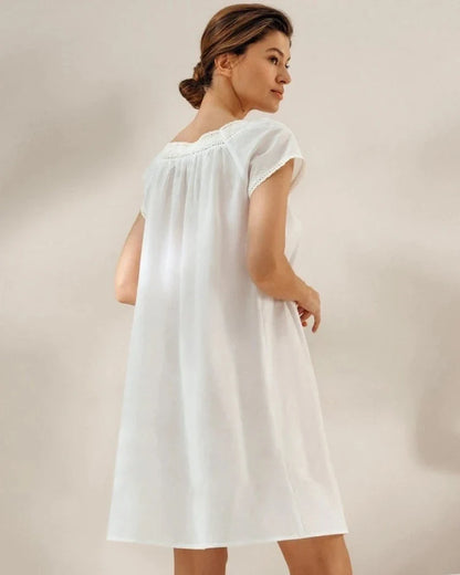 Simple short-sleeved nightdress