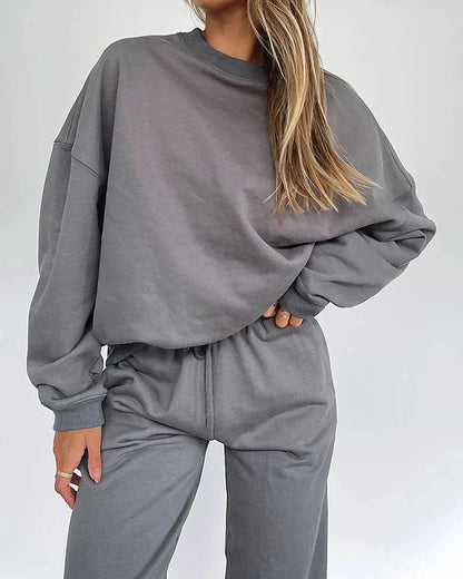 Loose tracksuit set with hooded sweatshirt