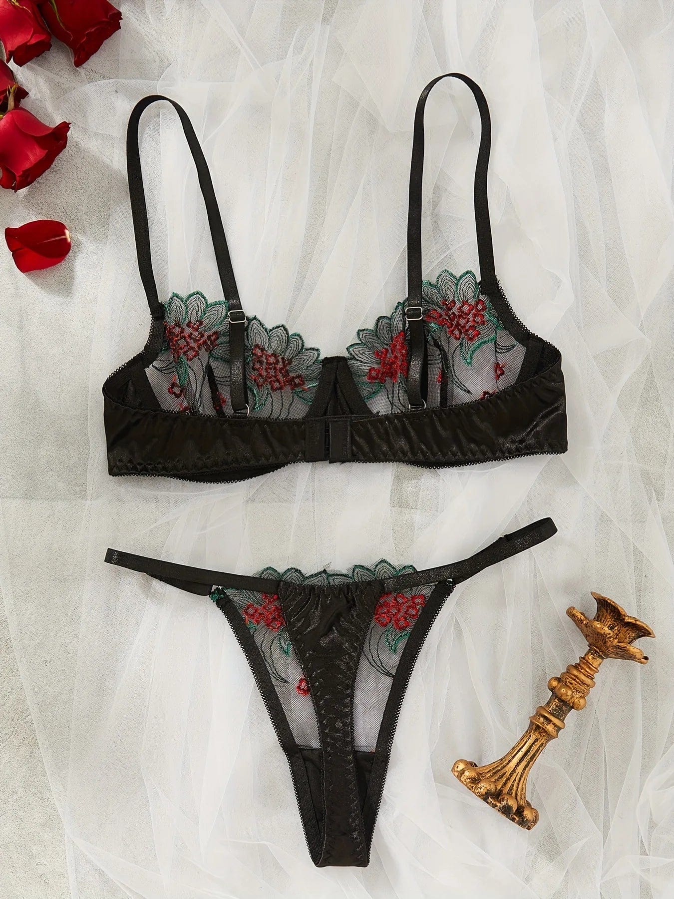 Lace embellished lingerie set