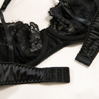 Satin lingerie set with lace inserts
