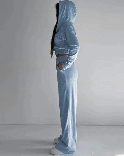 Loose velour tracksuit set with short sweatshirt