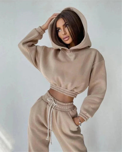 Comfortable tracksuit set with a short sweatshirt