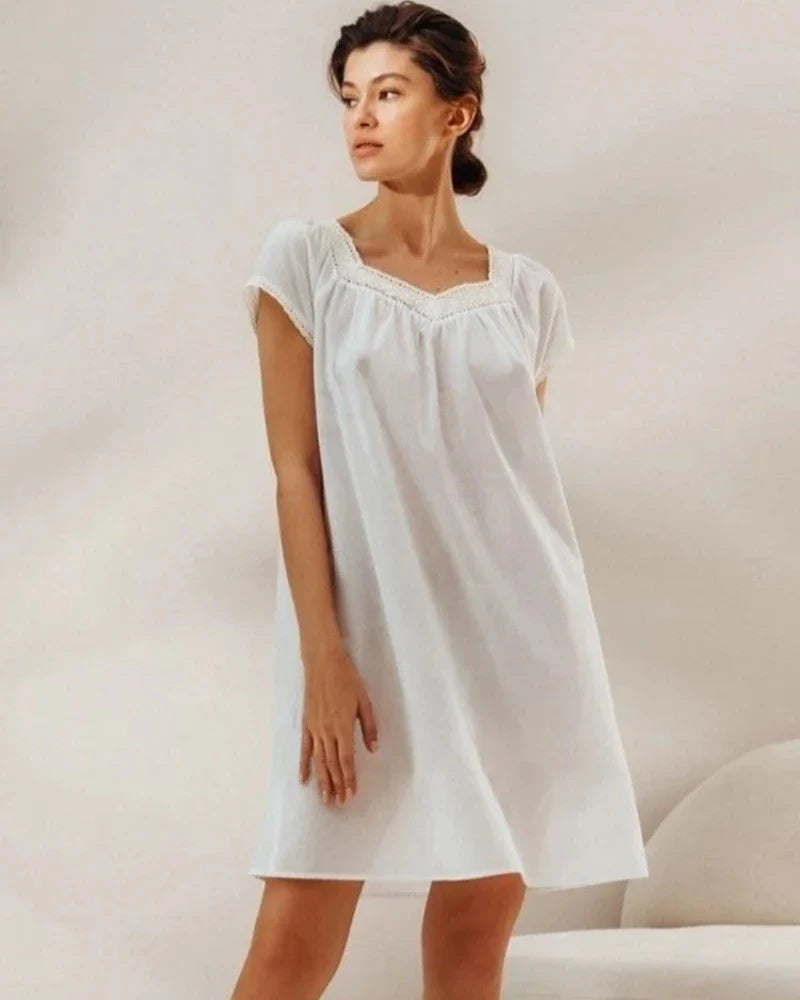 Simple short-sleeved nightdress