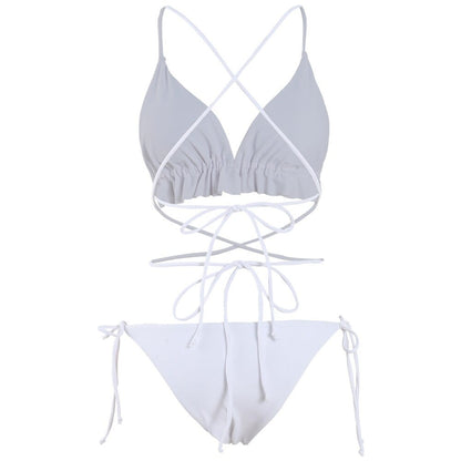 Two-piece swimsuit with lining in the bust.