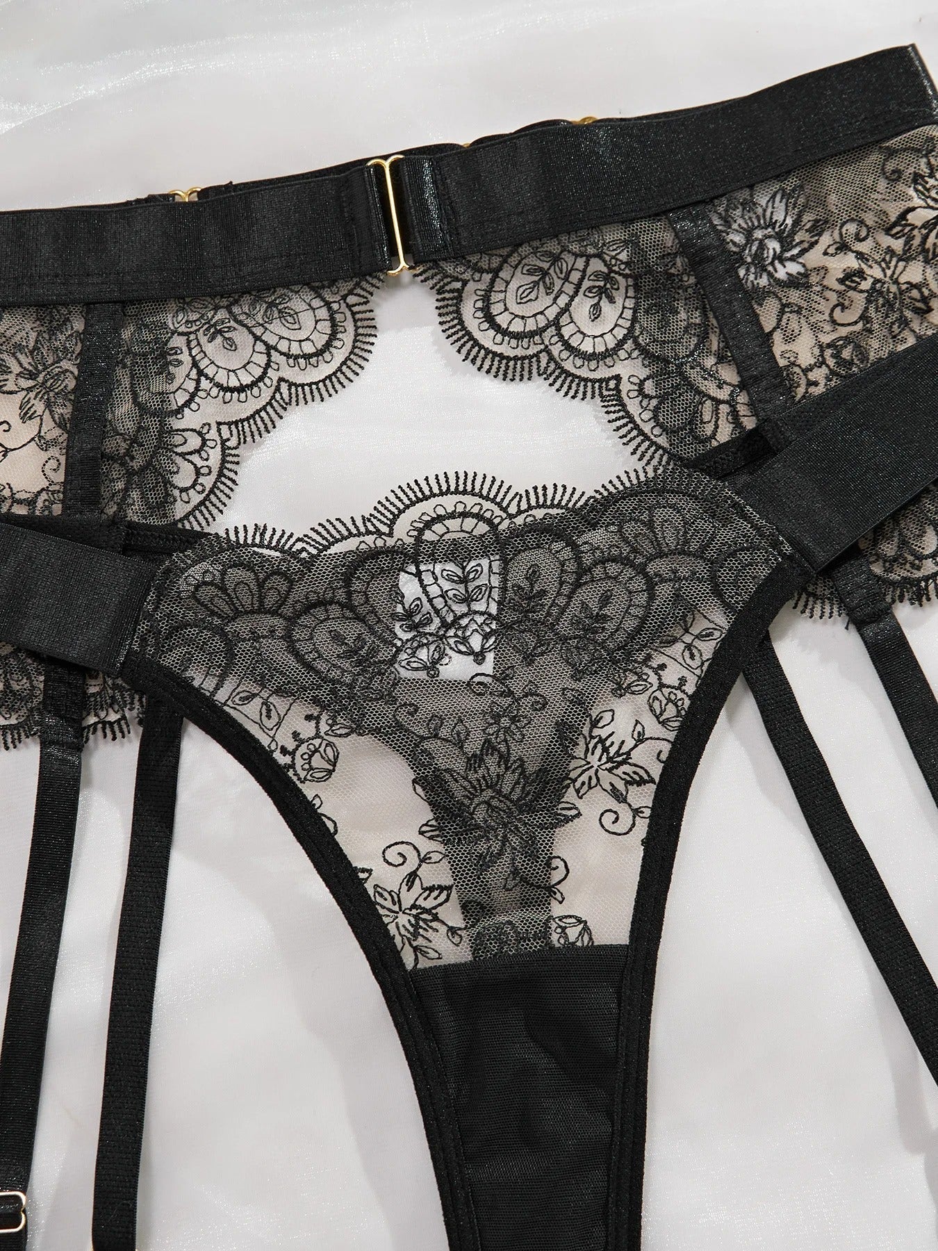 Lingerie set with lace details