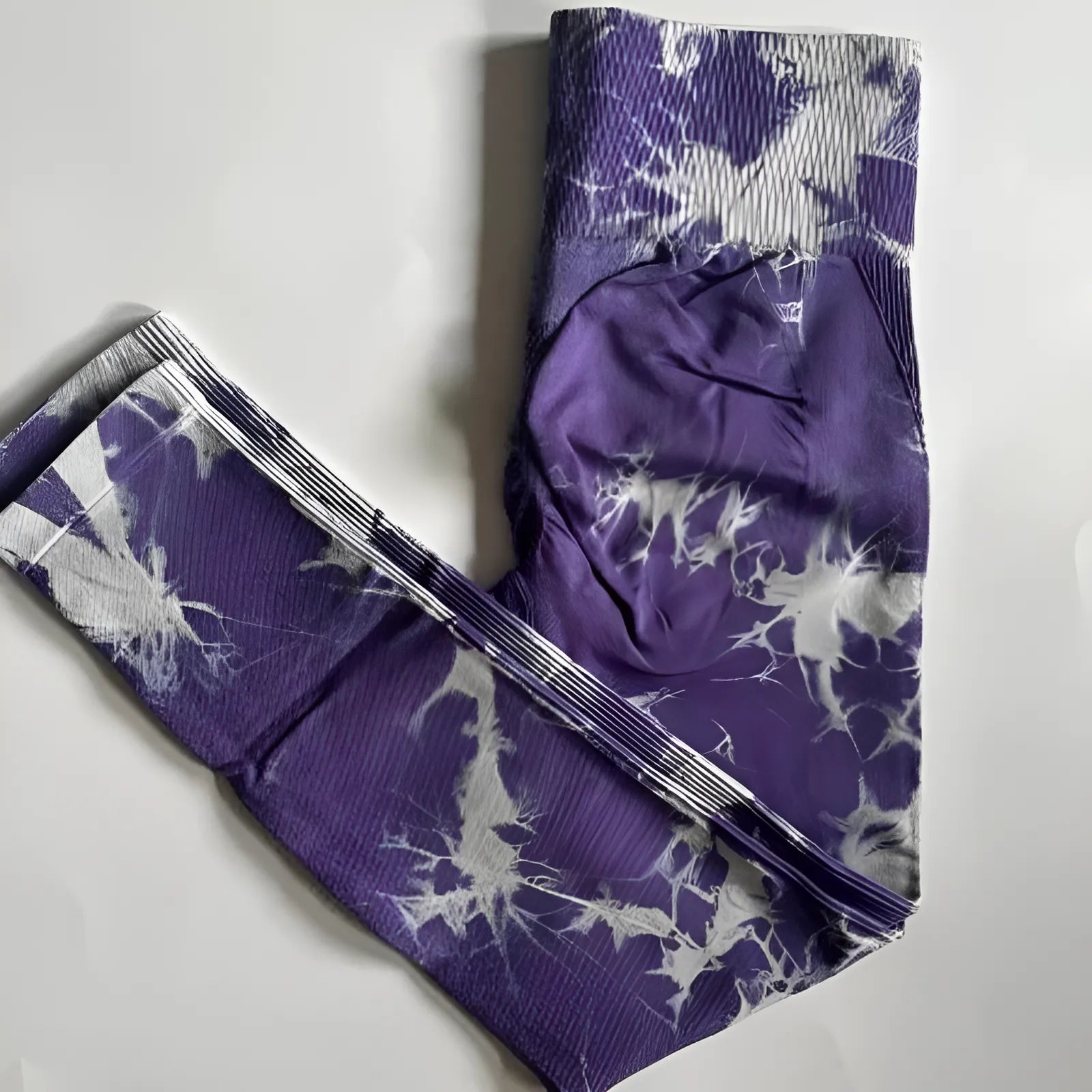 Purple Women's Leggings with Decorative Pattern