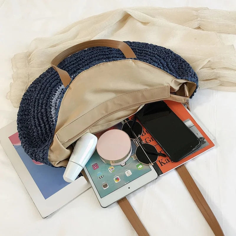 Round straw beach bag