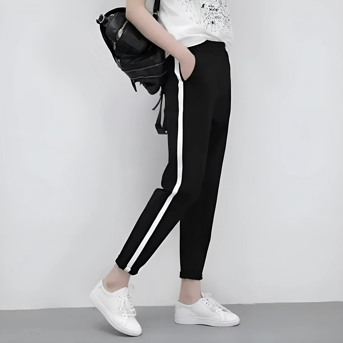  Sporty Tracksuit with Side Stripe