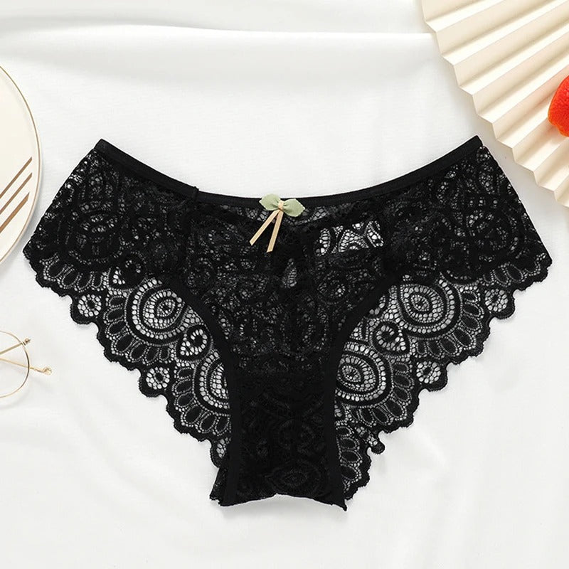 Lace panties with a teardrop accent