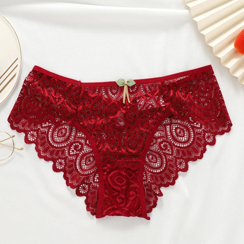 Lace panties with a teardrop accent