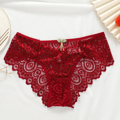 Lace panties with a teardrop accent