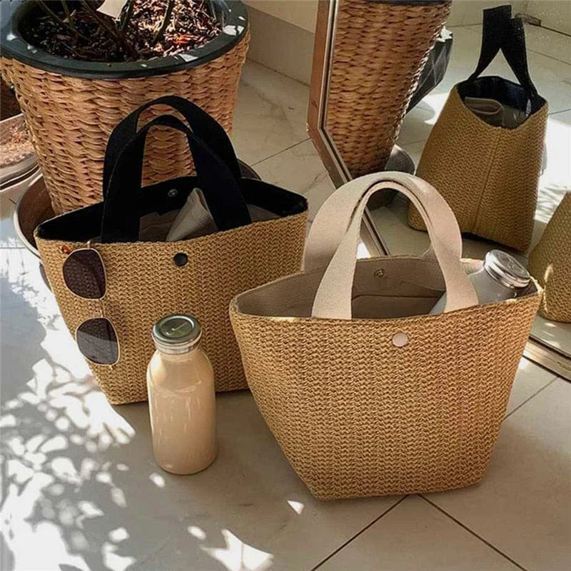 Women’s straw bag for the beach