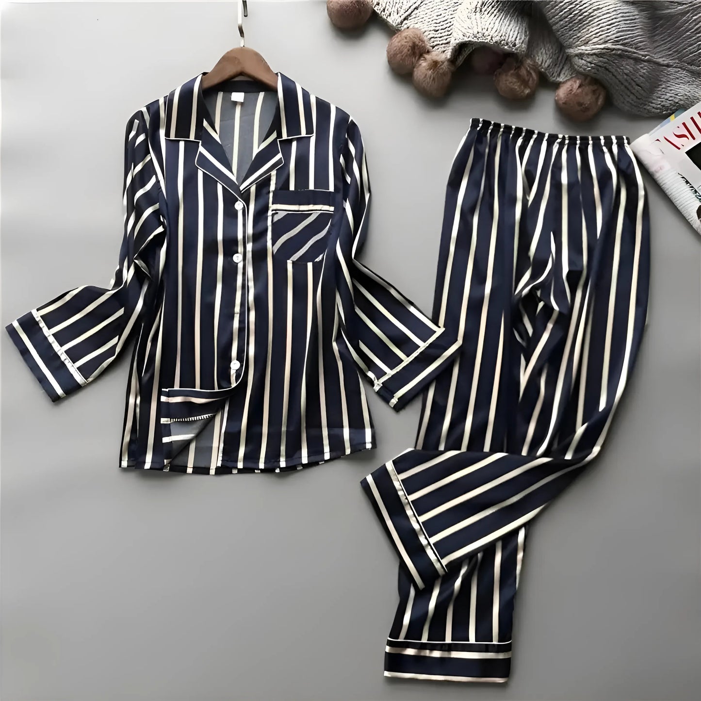  Women's Vertical Stripe Pyjamas