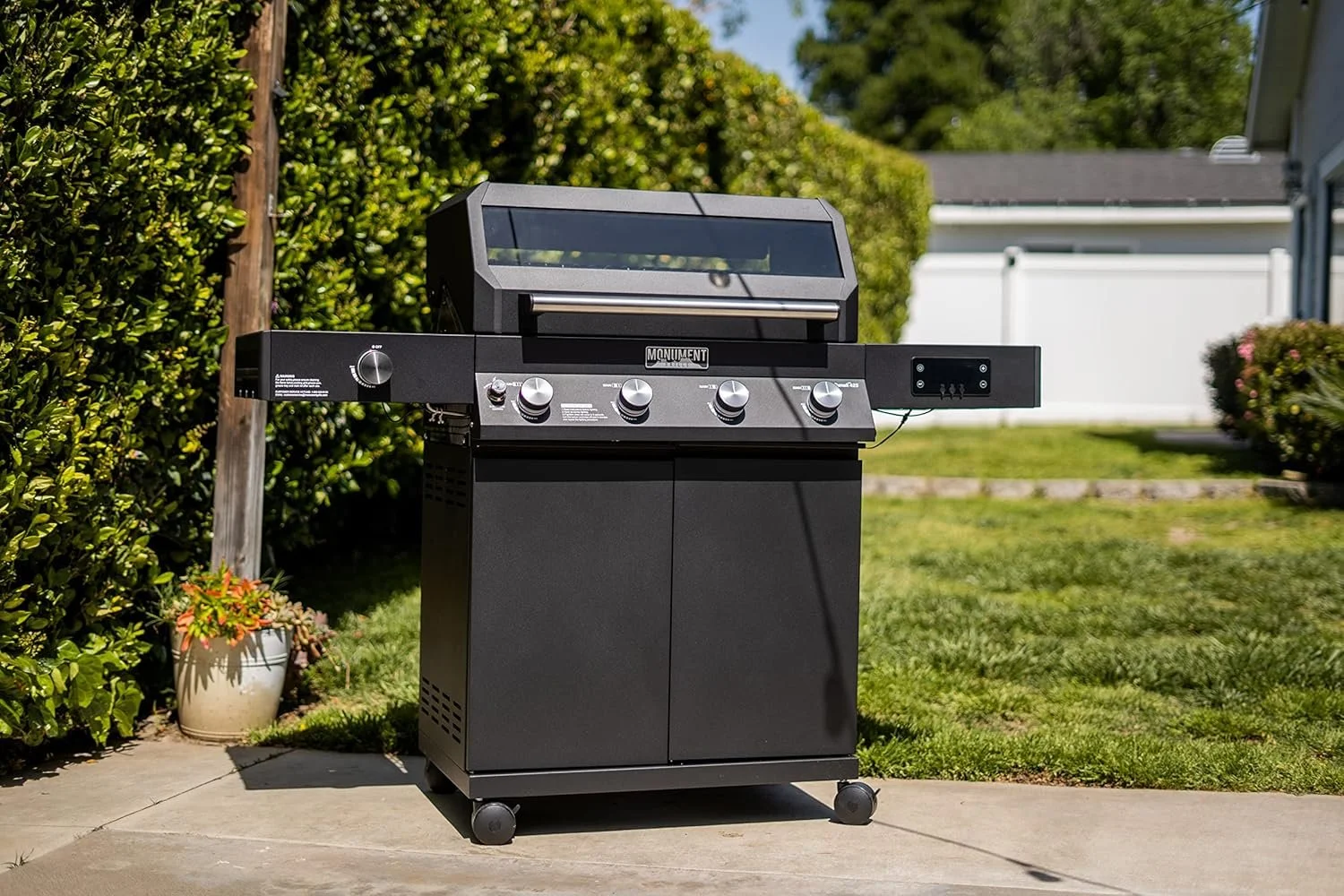 y3-2-1 Monument Grills Denali 425 Black Smart Tech Propane Gas Grills - Image 1